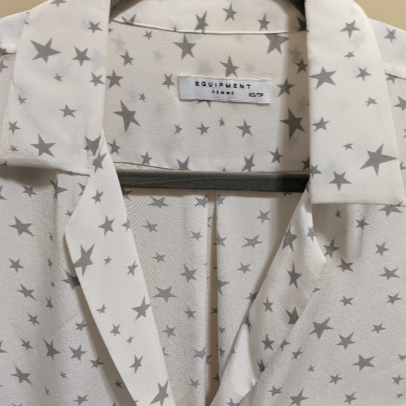 $278 Womens Equipment Femme Stars 100% Silk Button Down Blouse XS/TP - Picture 2 of 4